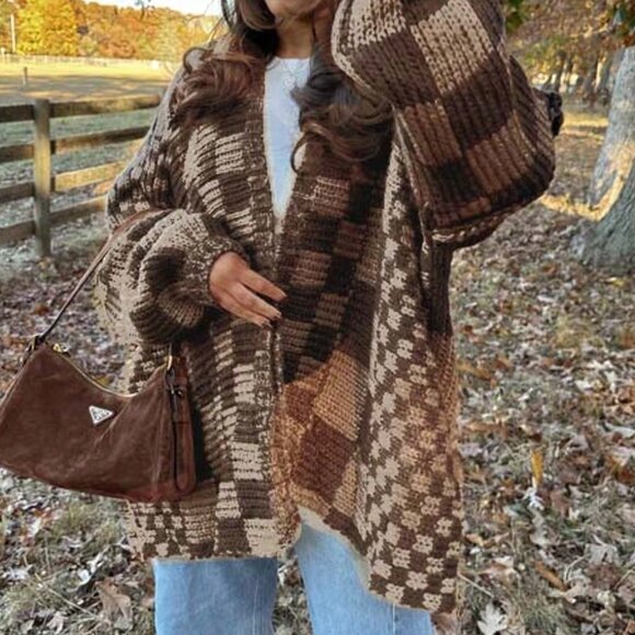 Khaki Checkered Women's Oversized Knitted Cardigan - Picture 8 of 9